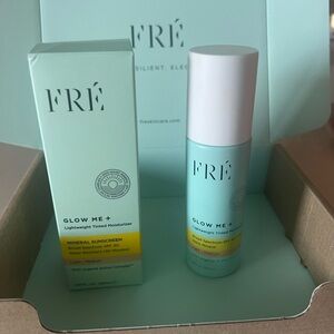 FRE Skincare Glow Me Mineral Sunscreen Light-Medium